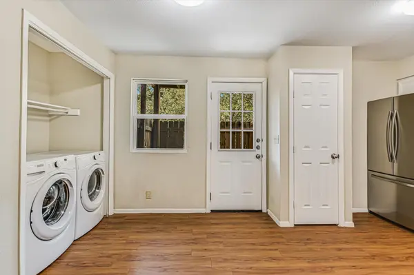 301 Algerita DR #B, Georgetown, TX 78628