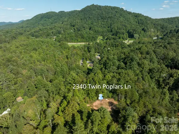 2340 Twin Poplars LN, Lenoir, NC 28645