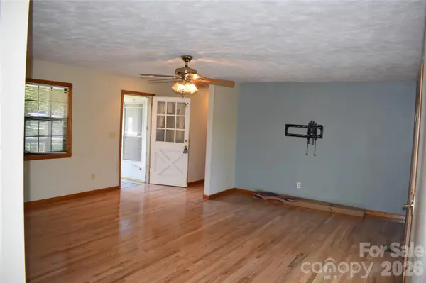 120 Woodmont DR, Nebo, NC 28761