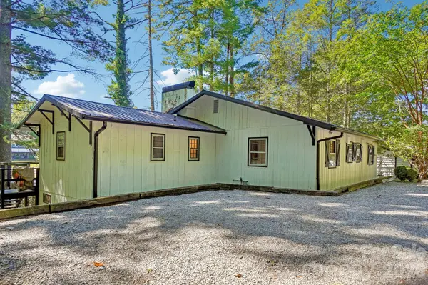 52 Lake Jordan DR, Flat Rock, NC 28731