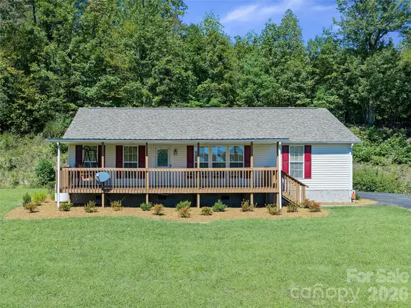 456 Tempie Mountain RD, Spruce Pine, NC 28777