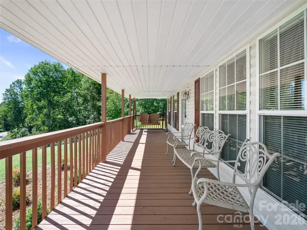 456 Tempie Mountain RD, Spruce Pine, NC 28777