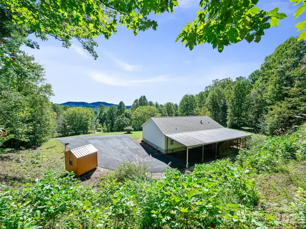 456 Tempie Mountain RD, Spruce Pine, NC 28777