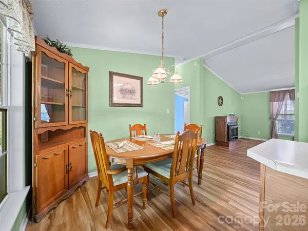 456 Tempie Mountain RD, Spruce Pine, NC 28777