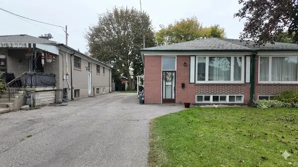 23 Chapman AVE, Toronto E03, ON M4B 1C3