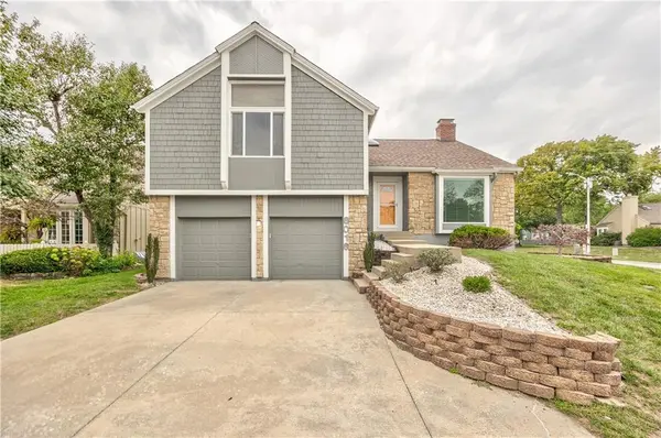 8016 Monrovia ST, Lenexa, KS 66215