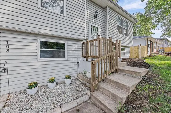 108 W McDonald ST, Edgerton, KS 66021