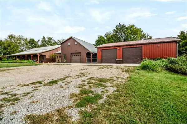 253 SE 13 HWY, Warrensburg, MO 64093