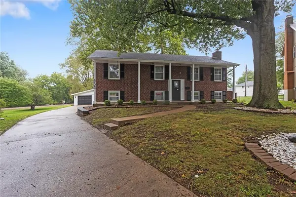 4723 E 138th TER, Grandview, MO 64030