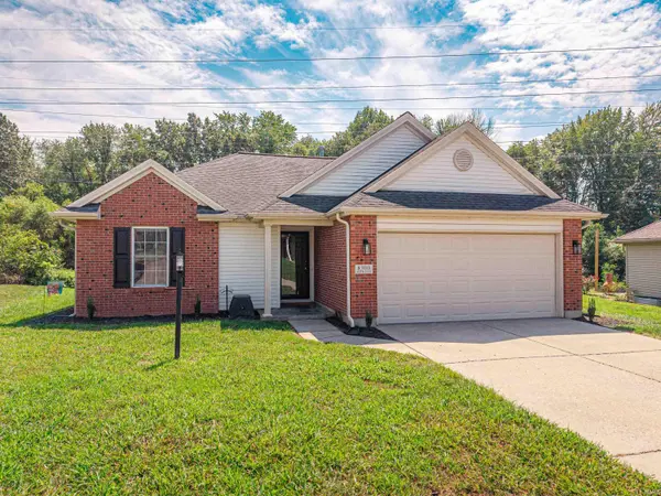 8300 Aster LN, Evansville, IN 47712