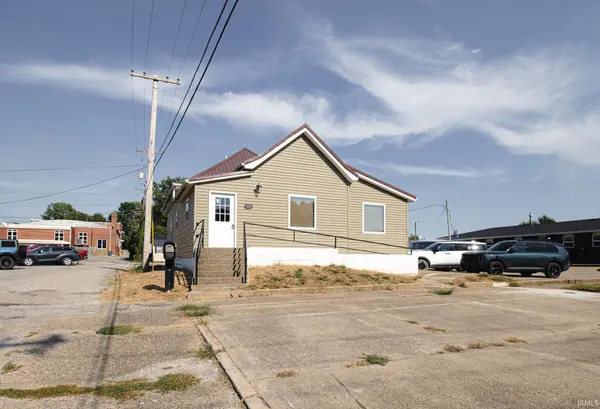 715 Chestnut ST, Mount Carmel, IL 62863