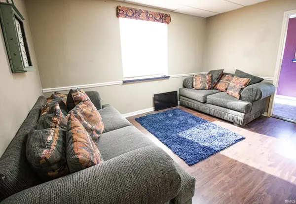 715 Chestnut ST, Mount Carmel, IL 62863