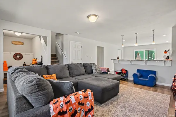 203 Whitetail LN, Argos, IN 46501-1302