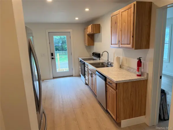 29 Thompson ST, Red Hook, NY 12571