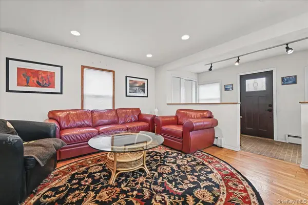 309 Frederick AVE, Bellmore, NY 11710