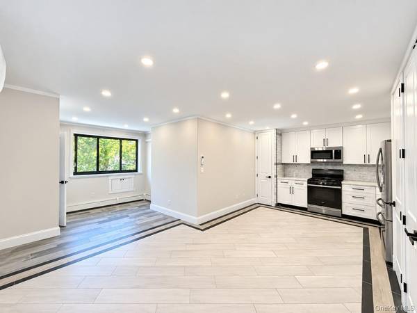 7252 Metropolitan AVE #2B, Middle Village, NY 11379