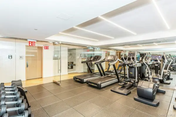 138-35 39th AVE #14M, Flushing, NY 11354