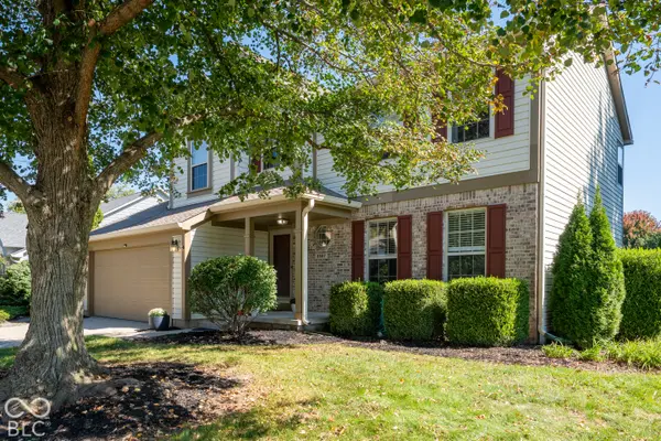 8567 Knoll XING, Fishers, IN 46038