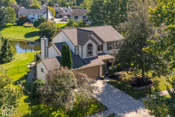 8567 Knoll XING, Fishers, IN 46038
