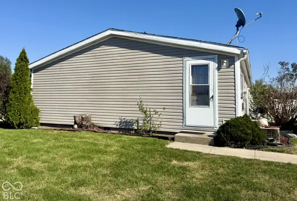 3313 Deerbrook DR, Columbus, IN 47203
