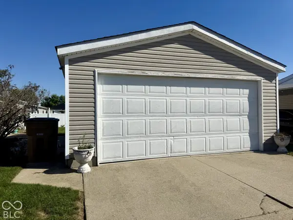 3313 Deerbrook DR, Columbus, IN 47203