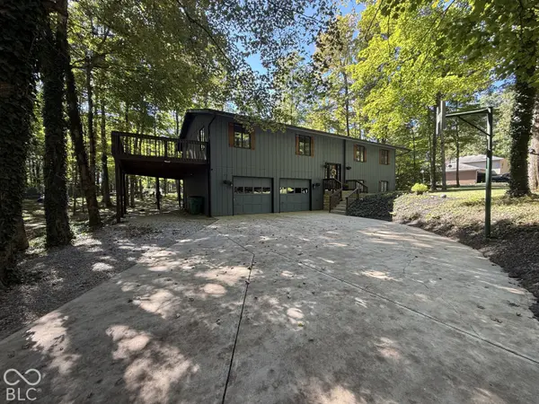 6534 Lake Forest DR, Avon, IN 46123