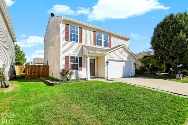 72 Winterwood DR, Greenwood, IN 46143