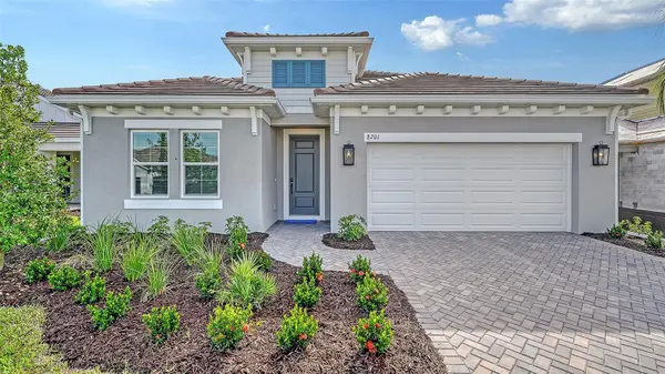 8201 SCARLETBUSH DR, Sarasota, FL 34240