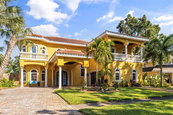 911 JUNGLE AVE N, St Petersburg, FL 33710