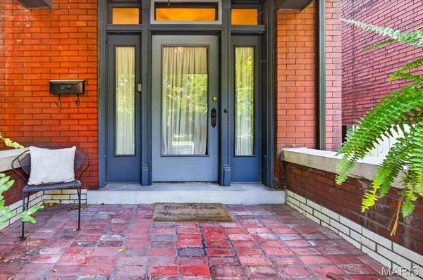 3948 Arsenal ST, St Louis, MO 63116