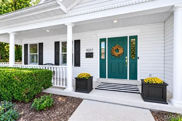 1007 N Clay AVE, Kirkwood, MO 63122