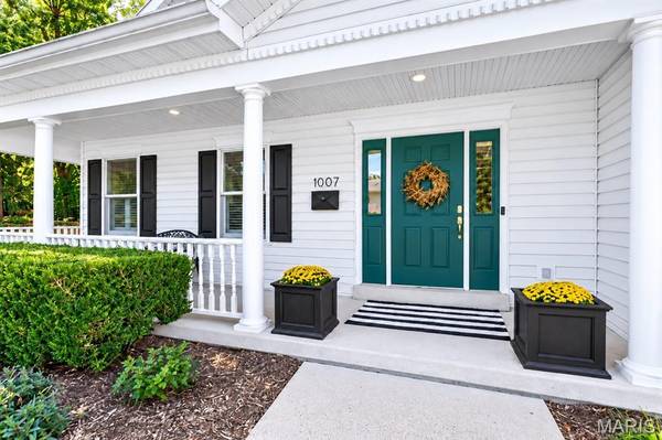 1007 N Clay AVE, Kirkwood, MO 63122