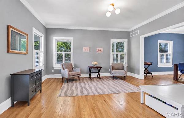 1007 N Clay AVE, Kirkwood, MO 63122