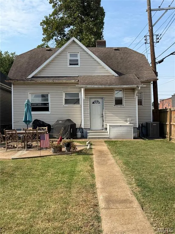 4879 Oldenburg AVE, St Louis, MO 63123