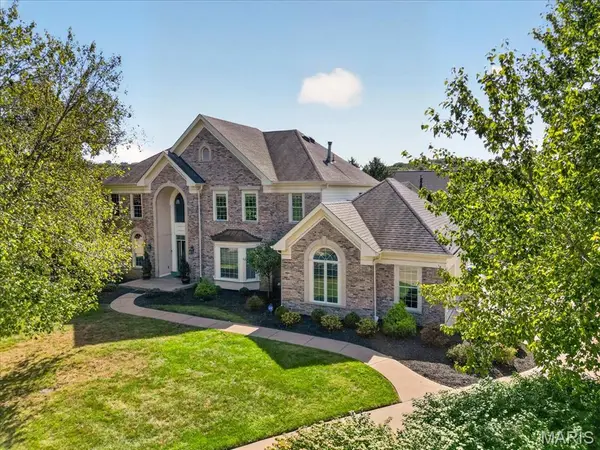 17915 White Robin CT, Chesterfield, MO 63005