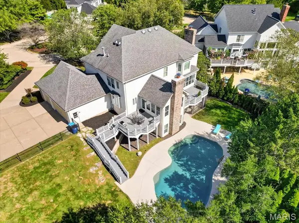 17915 White Robin CT, Chesterfield, MO 63005