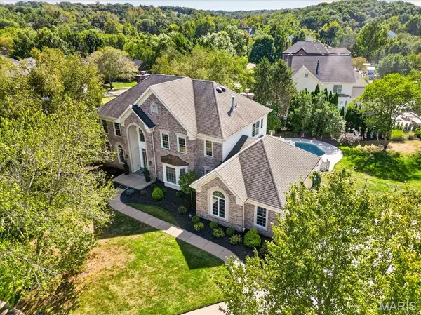 17915 White Robin CT, Chesterfield, MO 63005