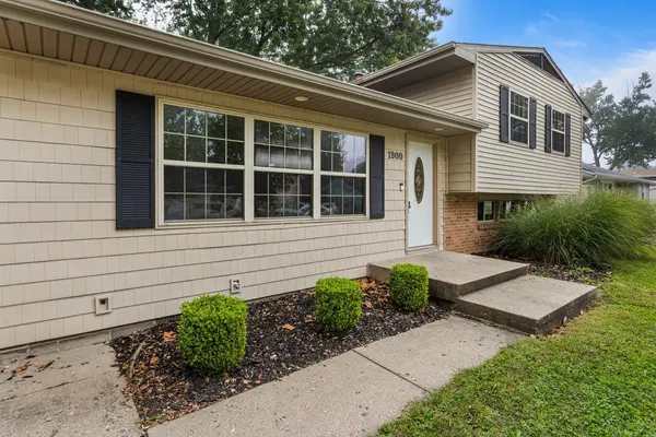 1900 Alder LN, Champaign, IL 61821