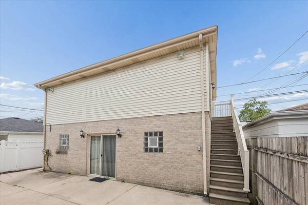 7645 W Rascher AVE, Chicago, IL 60656