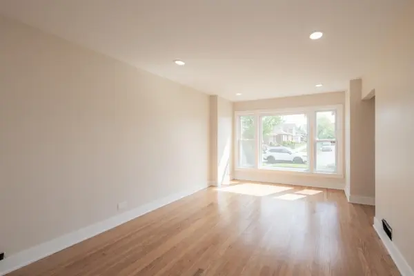 8728 S King DR, Chicago, IL 60619