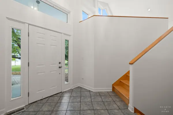 11610 Brittany CT, Spring Grove, IL 60081