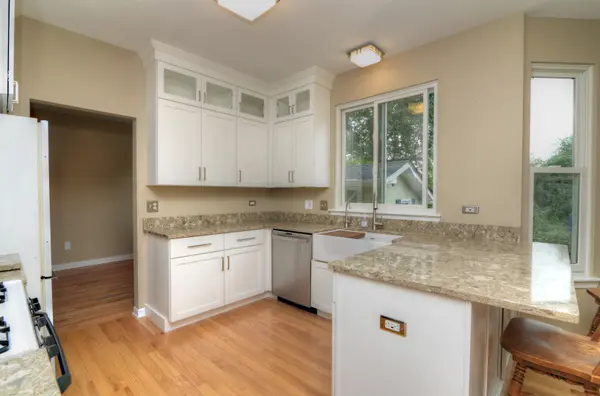 29 Ashton CT, South Elgin, IL 60177