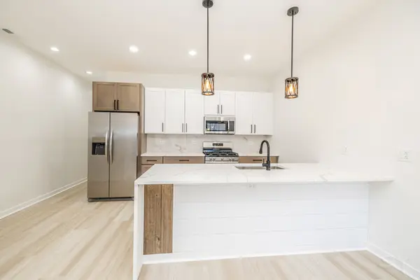 1052 N Central Park AVE, Chicago, IL 60651