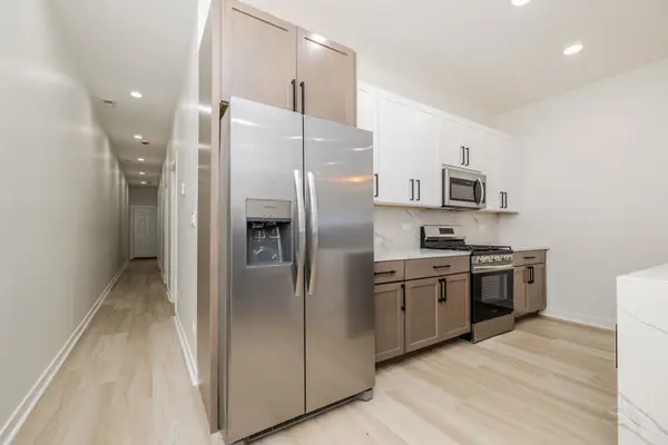 1052 N Central Park AVE, Chicago, IL 60651