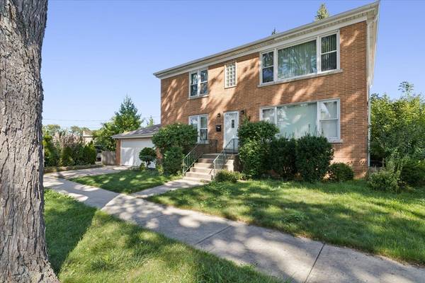 8121 N Ottawa AVE, Niles, IL 60714
