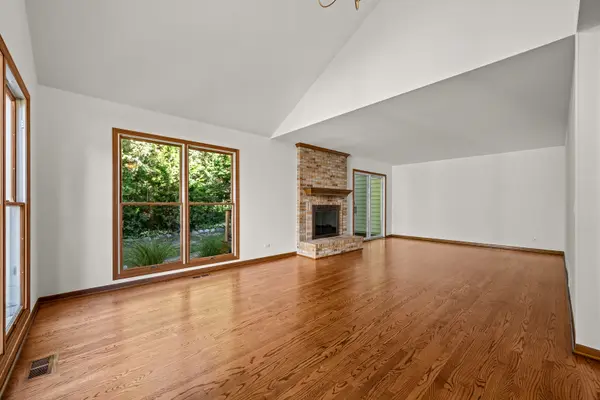 1119 Dickens AVE, Naperville, IL 60563
