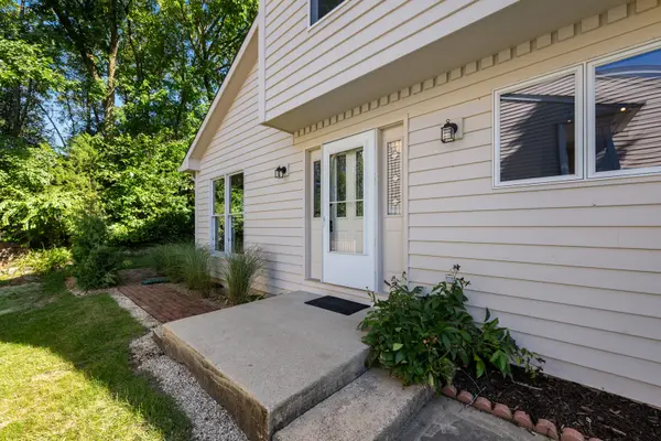 1119 Dickens AVE, Naperville, IL 60563