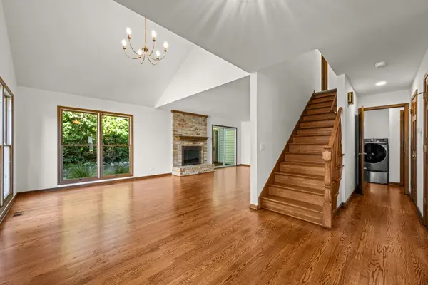 1119 Dickens AVE, Naperville, IL 60563