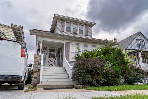 5023 W Eddy ST, Chicago, IL 60641