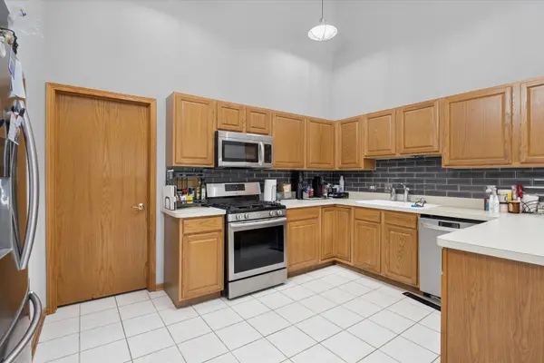 7116 W 168th ST, Tinley Park, IL 60477
